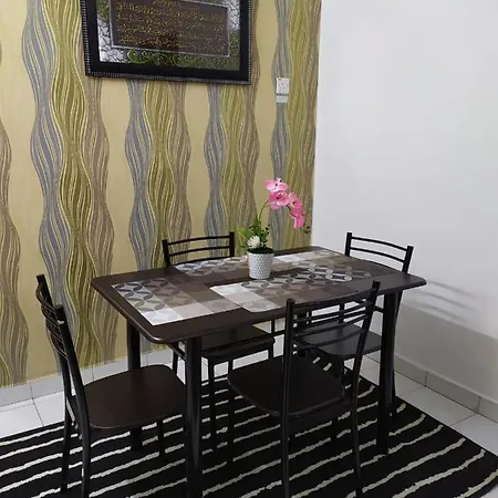 Anggun Homestay Seri Iskandar Exterior photo