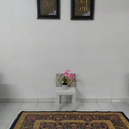 Anggun Homestay Seri Iskandar Exterior photo